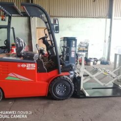 Mua xe nâng push pull cần chú ý những thông số gì