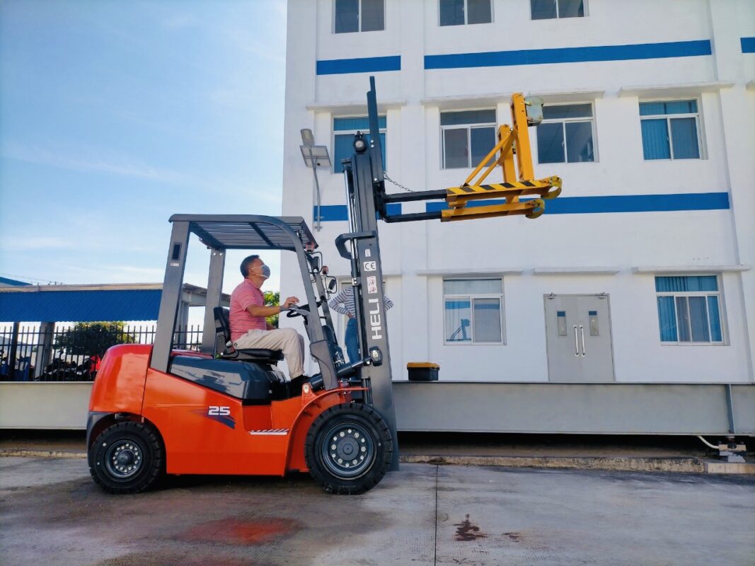 Chế độ bảo hành 12 tháng hoặc 2000 giờ