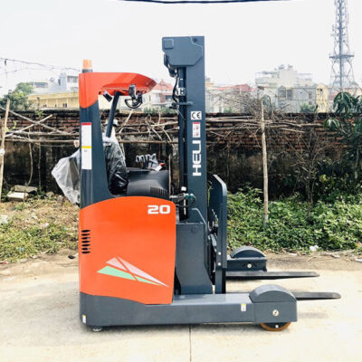 Giá xe nâng reach truck ngồi lái 2 tấn Heli chính hãng