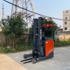 Mua xe nâng reach truck hỗ trợ trả góp