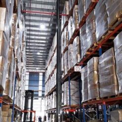 Thiết bị không thể thiếu trong các nhà kho có kệ hàng cao