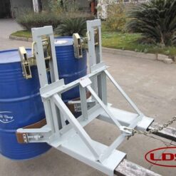 Ứng dụng của xe nâng kẹp thùng phuy đối với các nhà máy sản xuất
