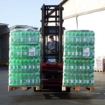 Xe nâng càng đôi có thể nâng 2 pallet một cách dễ dàng