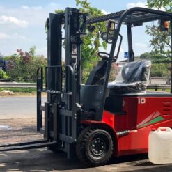 Xe nâng điện 1 tấn Heli hoạt động hiệu quả trong các kho xưởng