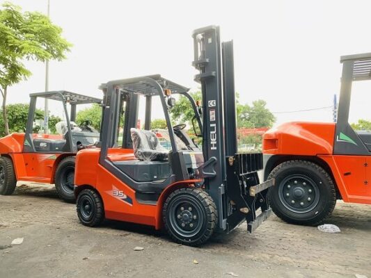 Xe nâng càng gật gù Heli làm việc hiệu suất cao