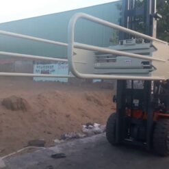 Xe nâng kẹp mút xốp với nhiều tính năng hiện đại