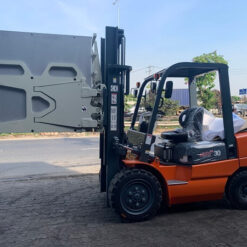 Xe nâng kẹp thùng carton Heli chính hãng