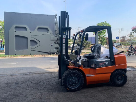 Xe nâng kẹp thùng carton Heli chính hãng