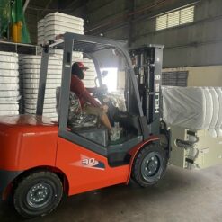Xe nâng lắp bộ kẹp vuông chính hãng