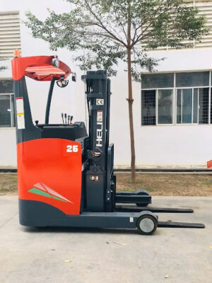 Xe nâng reach truck đứng lái 2.5 tấn heli cấu hình tiêu chuẩn