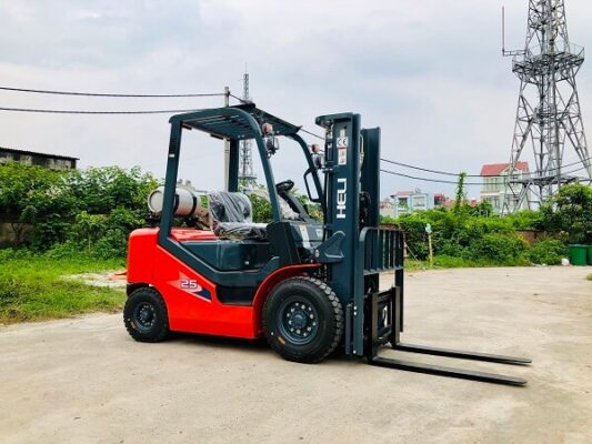 Xe nâng xăng/gas sử dụng cho các lĩnh vực yêu cầu môi trường sạch