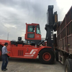 Xe nâng dầu 28-32 tấn Heli được sử dụng phổ biến trong các nhà máy sản xuất công nghiệp nặng