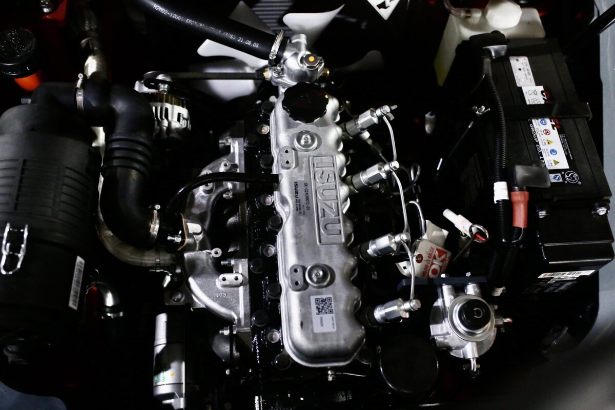 Động cơ Isuzu C240
